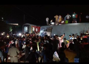 North East Express derail in Bihar : 6 killed, many injured, Meghalaya CM speaks to Railway Minister