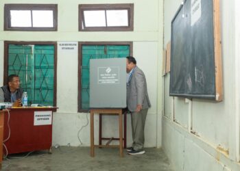 Mizoram CM successfully cast his vote after EVM develops technical glitch in early hours